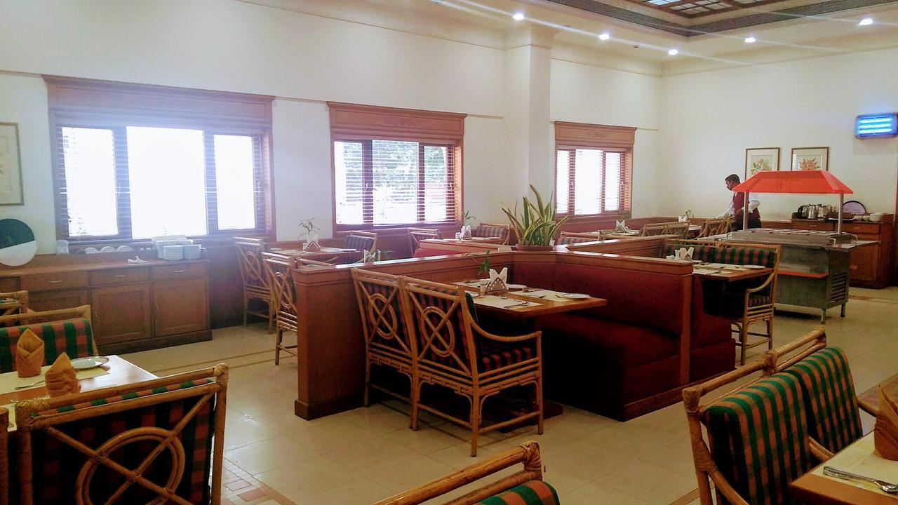Abad Atrium Ξενοδοχείο Kochi Εξωτερικό φωτογραφία